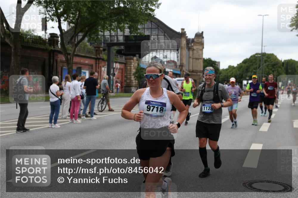 29.06.2025 - hella hamburg halbmarathon Yannick Fuchs http://msf.ph/oto/8456042 29.06.2025 10:56:18 20KM 1006, 1128, 1264, 1377, 1432, 1568, 1573, 1726, 3921, 4859, 6414, 6415, 6580, 6815, 7658, 8045, 8154, 8624, 9131, 9718, 9928, 10214, 10519, 10797, 11670, 11968, 12156, 12567, 13498, 13868, 14368, 14456, 14574, 15686, 15859, 16292, 16654, 16808, 17136, 17383, 17532, 17939, 17955, 18000, 18599, 18919, 19023 meine-sportfotos.de