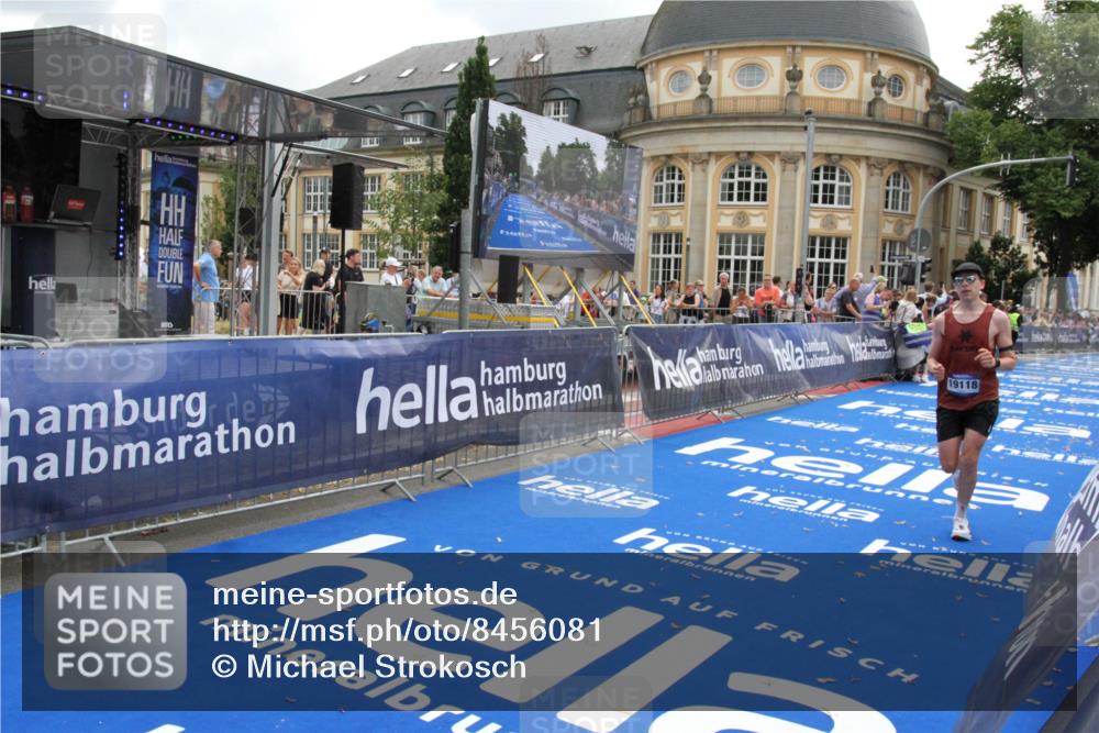 29.06.2025 - hella hamburg halbmarathon Michael Strokosch http://msf.ph/oto/8456081 29.06.2025 10:31:31 Ziel 19118 meine-sportfotos.de