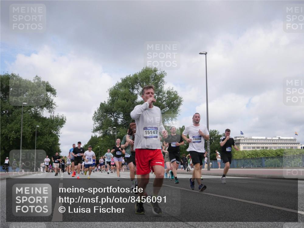 29.06.2025 - hella hamburg halbmarathon Luisa Fischer http://msf.ph/oto/8456091 29.06.2025 10:35:35 Kennedybrücke 8625, 1857, 15147, 1082, 15088, 11205, 1640, 2268, 4857, 5783, 5871, 6228, 6252, 6312, 6315, 6642, 7387, 7468, 7789, 8625, 8840, 8914, 9010, 9188, 9765, 10013, 10354, 10624, 10828 meine-sportfotos.de
