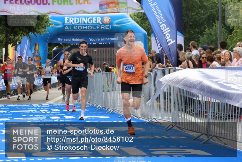 29.06.2025 - hella hamburg halbmarathon Strokosch-Dieckow http://msf.ph/oto/8456102 29.06.2025 10:36:19 Ziel 6829, 6993, 8084, 10404, 10852, 11304, 12051, 12916, 13991, 14075, 14601, 15115, 15348, 16158, 17192, 17329, 18062 meine-sportfotos.de