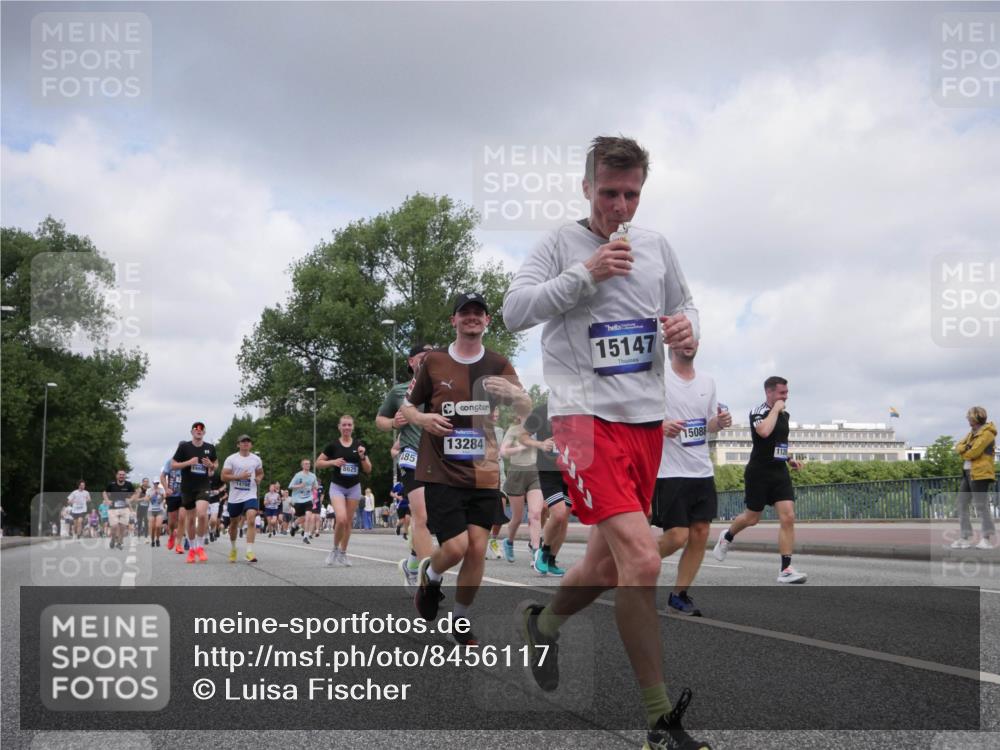 29.06.2025 - hella hamburg halbmarathon Luisa Fischer http://msf.ph/oto/8456117 29.06.2025 10:35:35 Kennedybrücke 8625, 148, 14788, 485, 13284, 15147, 15088, 1640, 2268, 4857, 5783, 5871, 6228, 6252, 6312, 6315, 6642, 7387, 7468, 7789, 8625, 8840, 8914, 9010, 9188, 9765, 10013, 10354, 10624, 10828 meine-sportfotos.de