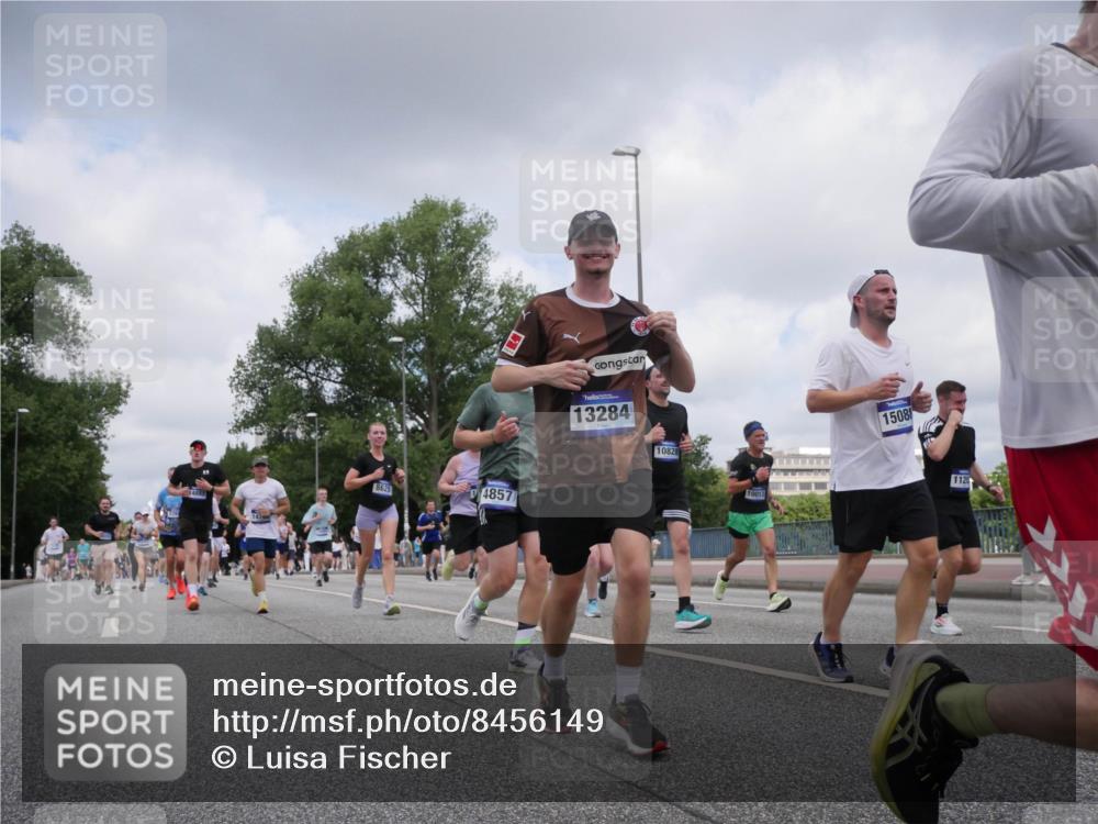 29.06.2025 - hella hamburg halbmarathon Luisa Fischer http://msf.ph/oto/8456149 29.06.2025 10:35:36 Kennedybrücke 8625, 4857, 13284, 10828, 10013, 1508, 1120, 1640, 2268, 4857, 5783, 5871, 6228, 6252, 6312, 6315, 6642, 7387, 7789, 8625, 8840, 8914, 9010, 9188, 9765, 10013, 10354, 10470, 10624, 10828 meine-sportfotos.de