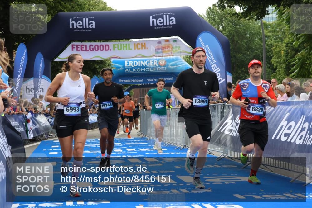 29.06.2025 - hella hamburg halbmarathon Strokosch-Dieckow http://msf.ph/oto/8456151 29.06.2025 10:36:15 Ziel 2774, 6829, 6990, 6993, 12051, 12447, 13991, 14075, 14601, 15115, 15348, 16158, 17078, 17192, 17329, 17691, 18600 meine-sportfotos.de