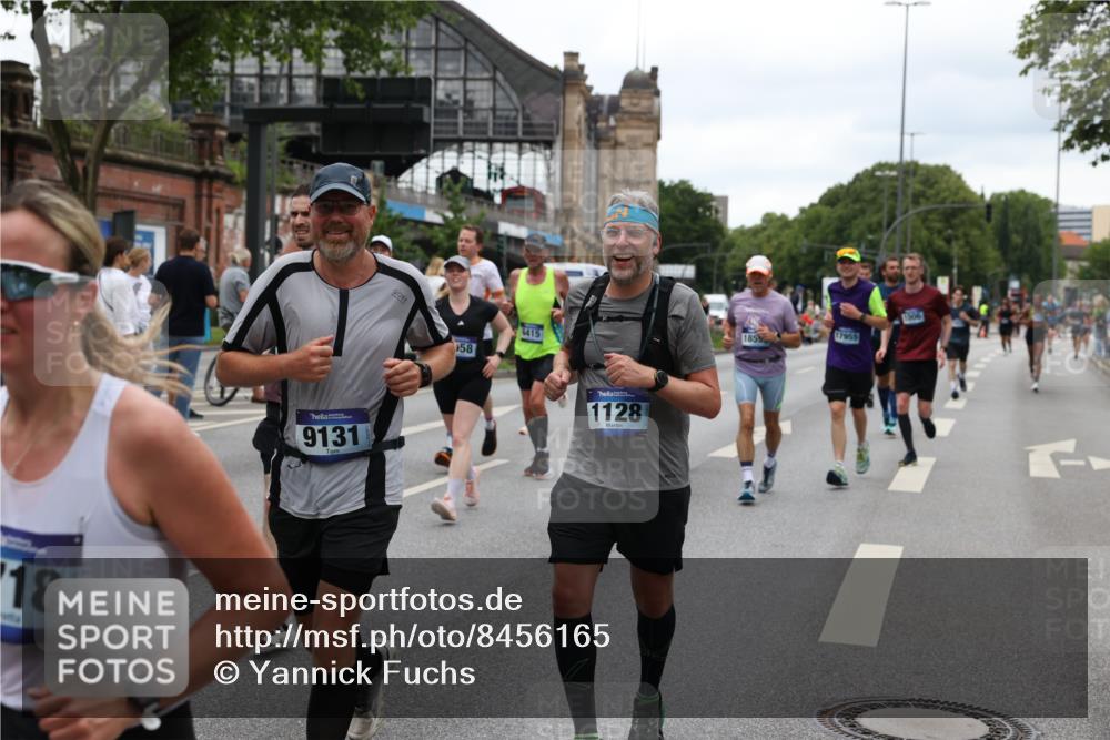 29.06.2025 - hella hamburg halbmarathon Yannick Fuchs http://msf.ph/oto/8456165 29.06.2025 10:56:19 20KM 1006, 1128, 1264, 1377, 1432, 1568, 1573, 1726, 4859, 6414, 6415, 6580, 6815, 7658, 8045, 8154, 8624, 9131, 9718, 9928, 10214, 10519, 10797, 11670, 11968, 12156, 13498, 13868, 14368, 14456, 15686, 15859, 16292, 16654, 16808, 17136, 17383, 17532, 17939, 17955, 18000, 18599, 18919, 19023 meine-sportfotos.de