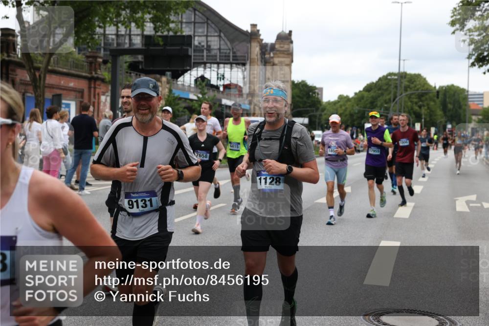 29.06.2025 - hella hamburg halbmarathon Yannick Fuchs http://msf.ph/oto/8456195 29.06.2025 10:56:19 20KM 1006, 1128, 1264, 1377, 1432, 1568, 1573, 1726, 4859, 6414, 6415, 6580, 6815, 7658, 8045, 8154, 8624, 9131, 9718, 9928, 10214, 10519, 10797, 11670, 11968, 12156, 13498, 13868, 14368, 14456, 15686, 15859, 16292, 16654, 16808, 17136, 17383, 17532, 17939, 17955, 18000, 18599, 18919, 19023 meine-sportfotos.de