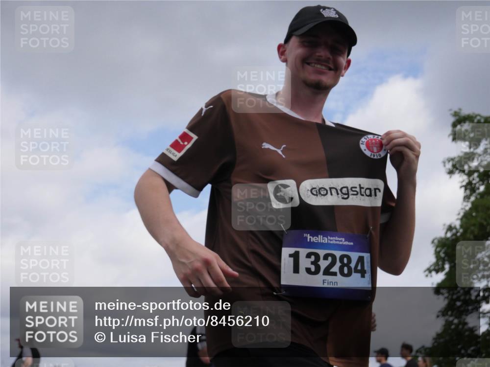 29.06.2025 - hella hamburg halbmarathon Luisa Fischer http://msf.ph/oto/8456210 29.06.2025 10:35:37 Kennedybrücke 1910, 13284, 2268, 4857, 5783, 5871, 6228, 6252, 6642, 7387, 7789, 8625, 8840, 8914, 9010, 9188, 9765, 10013, 10470, 10624, 10828 meine-sportfotos.de