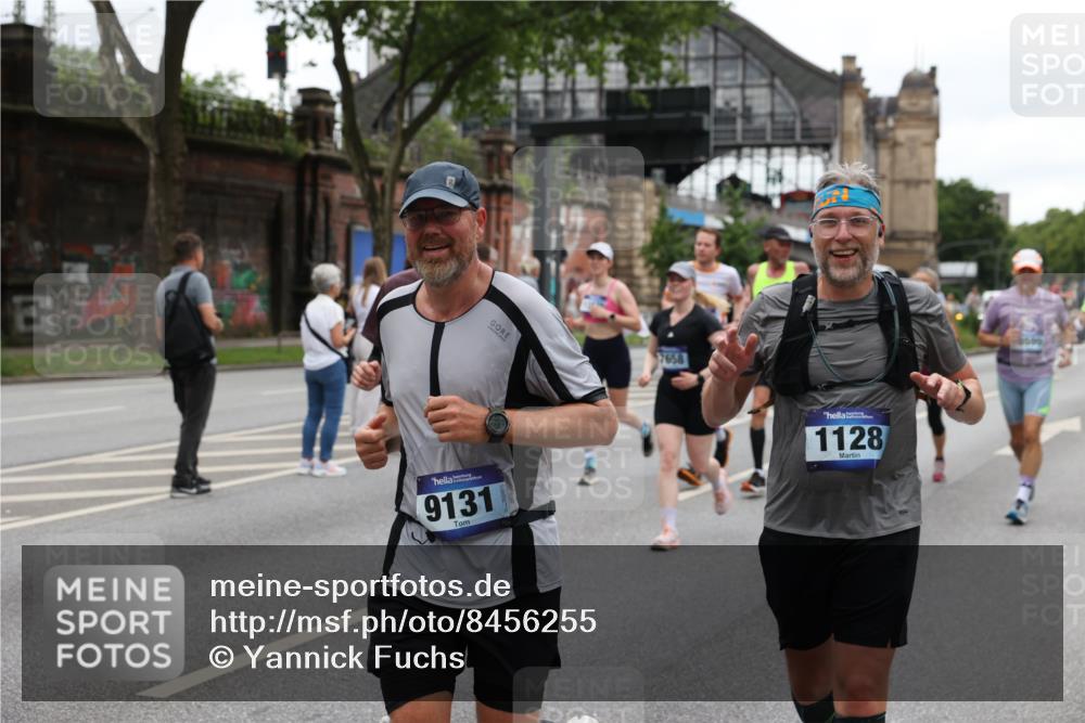29.06.2025 - hella hamburg halbmarathon Yannick Fuchs http://msf.ph/oto/8456255 29.06.2025 10:56:19 20KM 1006, 1128, 1264, 1377, 1432, 1568, 1573, 1726, 4859, 6414, 6415, 6580, 6815, 7658, 8045, 8154, 8624, 9131, 9718, 9928, 10214, 10519, 10797, 11670, 11968, 12156, 13498, 13868, 14368, 14456, 15686, 15859, 16292, 16654, 16808, 17136, 17383, 17532, 17939, 17955, 18000, 18599, 18919, 19023 meine-sportfotos.de