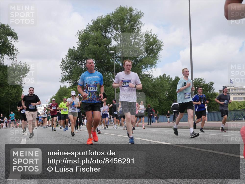 29.06.2025 - hella hamburg halbmarathon Luisa Fischer http://msf.ph/oto/8456291 29.06.2025 10:35:40 Kennedybrücke 18838, 18283, 8914, 8840, 13391, 978, 2268, 5871, 12443, 14301, 9188, 2268, 3753, 5871, 6228, 6642, 7387, 7531, 7789, 8625, 8840, 8914, 9010, 9188, 9765, 10203, 10470, 10624, 10828 meine-sportfotos.de