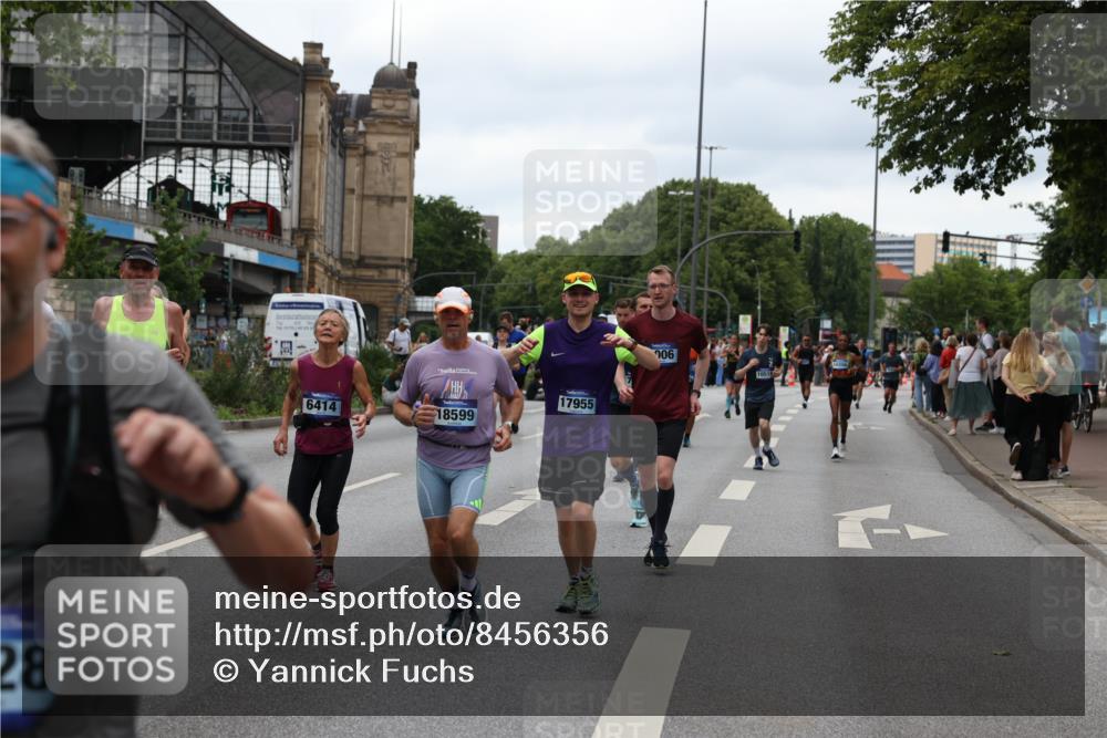 29.06.2025 - hella hamburg halbmarathon Yannick Fuchs http://msf.ph/oto/8456356 29.06.2025 10:56:20 20KM 1006, 1128, 1264, 1377, 1432, 1568, 1573, 1726, 4859, 6414, 6415, 6580, 6815, 7658, 8045, 8154, 8624, 9131, 9718, 9928, 10214, 10519, 10797, 11670, 11968, 12156, 13498, 13868, 14368, 14456, 15686, 15859, 16292, 16654, 16688, 16808, 17136, 17383, 17532, 17939, 17955, 18000, 18599, 18919, 19023 meine-sportfotos.de