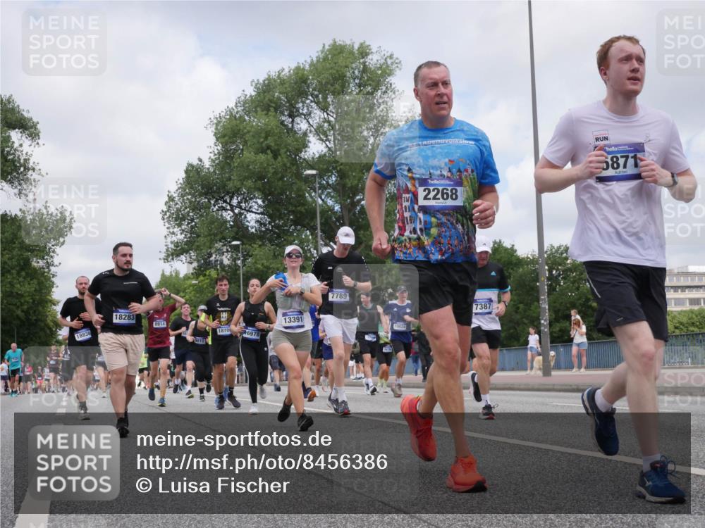29.06.2025 - hella hamburg halbmarathon Luisa Fischer http://msf.ph/oto/8456386 29.06.2025 10:35:41 Kennedybrücke 18838, 18283, 8914, 9010, 1870, 46978, 13391, 7789, 10624, 2268, 7387, 5871, 2268, 3753, 5871, 6642, 7387, 7531, 7789, 8840, 8914, 9010, 9188, 9765, 10203, 10470, 10624 meine-sportfotos.de