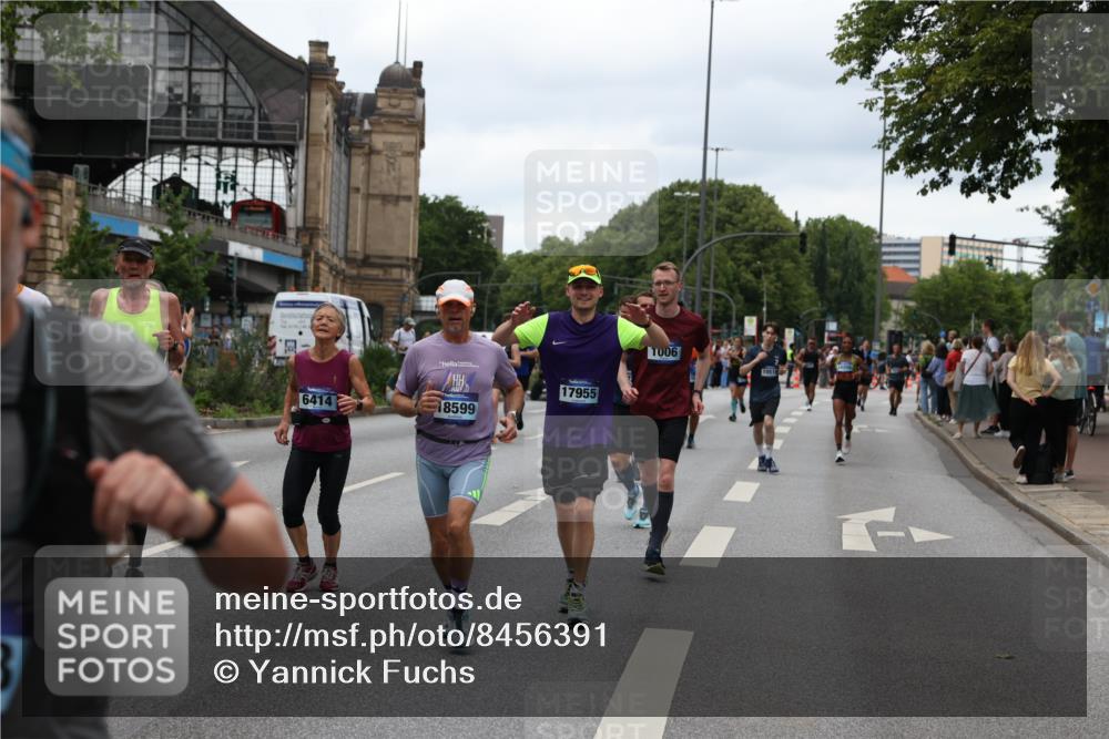 29.06.2025 - hella hamburg halbmarathon Yannick Fuchs http://msf.ph/oto/8456391 29.06.2025 10:56:20 20KM 1006, 1128, 1264, 1377, 1432, 1568, 1573, 1726, 4859, 6414, 6415, 6580, 6815, 7658, 8045, 8154, 8624, 9131, 9718, 9928, 10214, 10519, 10797, 11670, 11968, 12156, 13498, 13868, 14368, 14456, 15686, 15859, 16292, 16654, 16688, 16808, 17136, 17383, 17532, 17939, 17955, 18000, 18599, 18919, 19023 meine-sportfotos.de