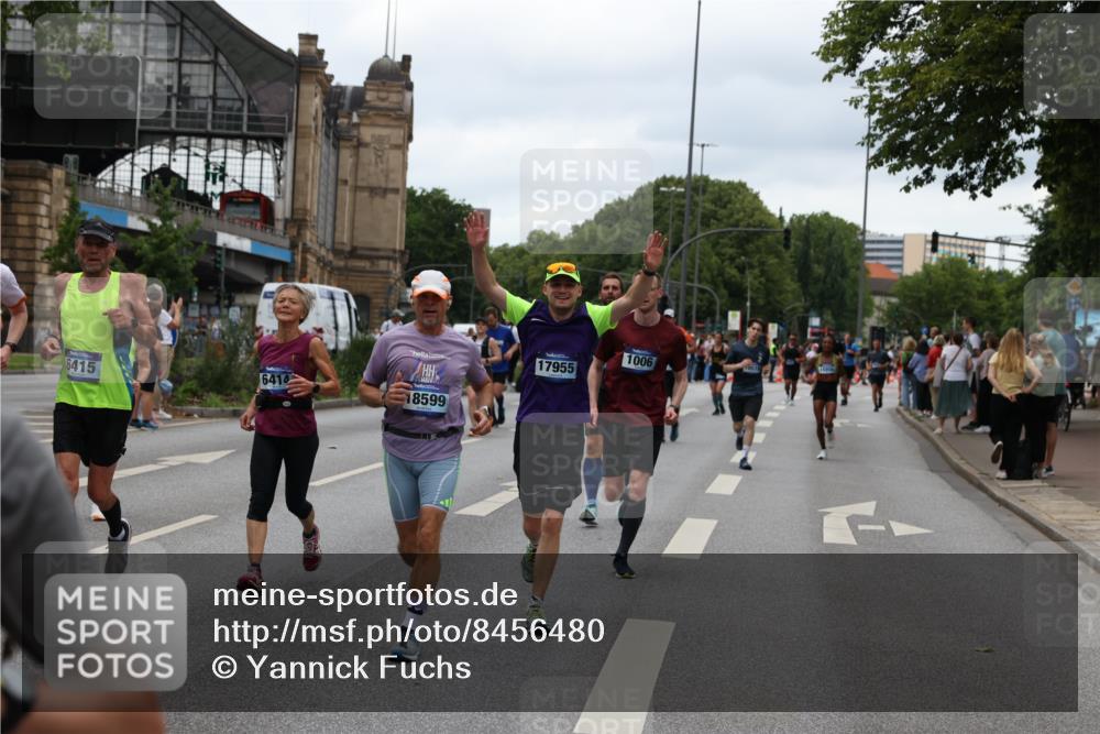 29.06.2025 - hella hamburg halbmarathon Yannick Fuchs http://msf.ph/oto/8456480 29.06.2025 10:56:20 20KM 1006, 1128, 1264, 1377, 1432, 1568, 1573, 1726, 4859, 6414, 6415, 6580, 6815, 7658, 8045, 8154, 8624, 9131, 9718, 9928, 10214, 10519, 10797, 11670, 11968, 12156, 13498, 13868, 14368, 14456, 15686, 15859, 16292, 16654, 16688, 16808, 17136, 17383, 17532, 17939, 17955, 18000, 18599, 18919, 19023 meine-sportfotos.de