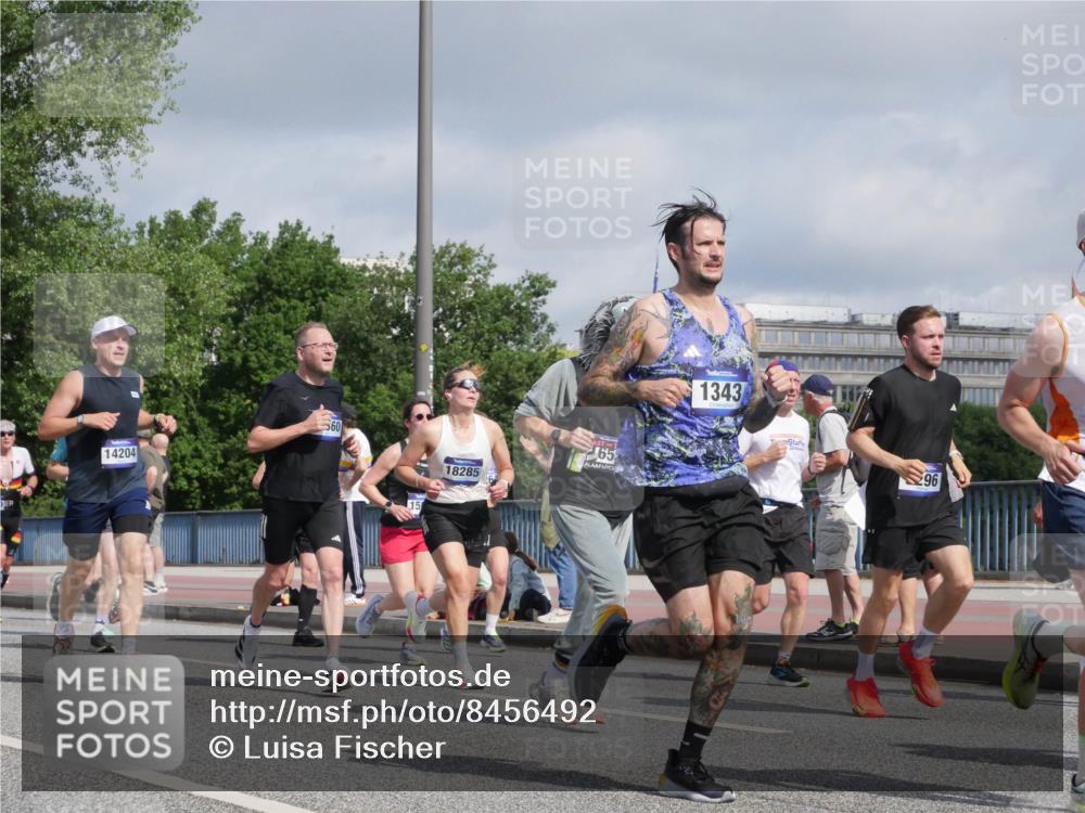 29.06.2025 - hella hamburg halbmarathon Luisa Fischer http://msf.ph/oto/8456492 29.06.2025 09:52:14 Kennedybrücke 14204, 60, 15, 18285, 65, 1343, 96, 1343, 1445, 1800, 2573, 2949, 3282, 5248, 5889, 6123, 8370, 9264, 9265, 9296 meine-sportfotos.de
