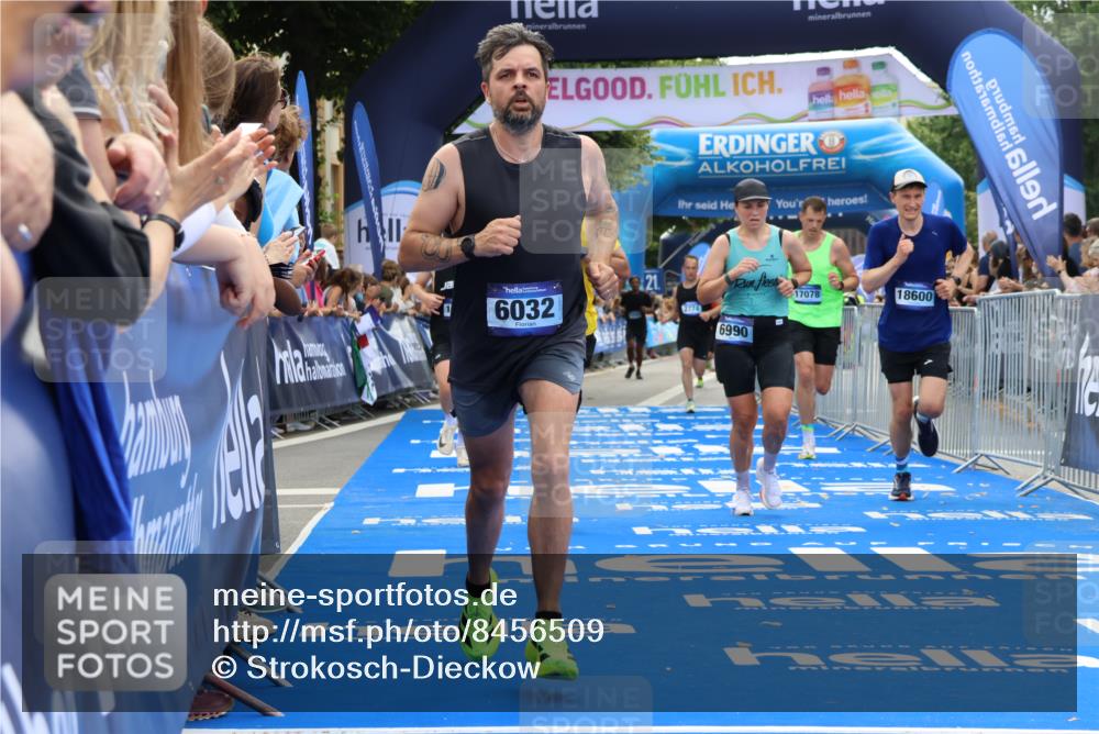 29.06.2025 - hella hamburg halbmarathon Strokosch-Dieckow http://msf.ph/oto/8456509 29.06.2025 10:36:07 Ziel 2399, 2774, 6032, 6990, 9313, 10477, 12168, 12447, 12488, 13419, 13991, 14601, 14875, 15115, 17078, 17217, 17329, 17691, 18156, 18259, 18600 meine-sportfotos.de
