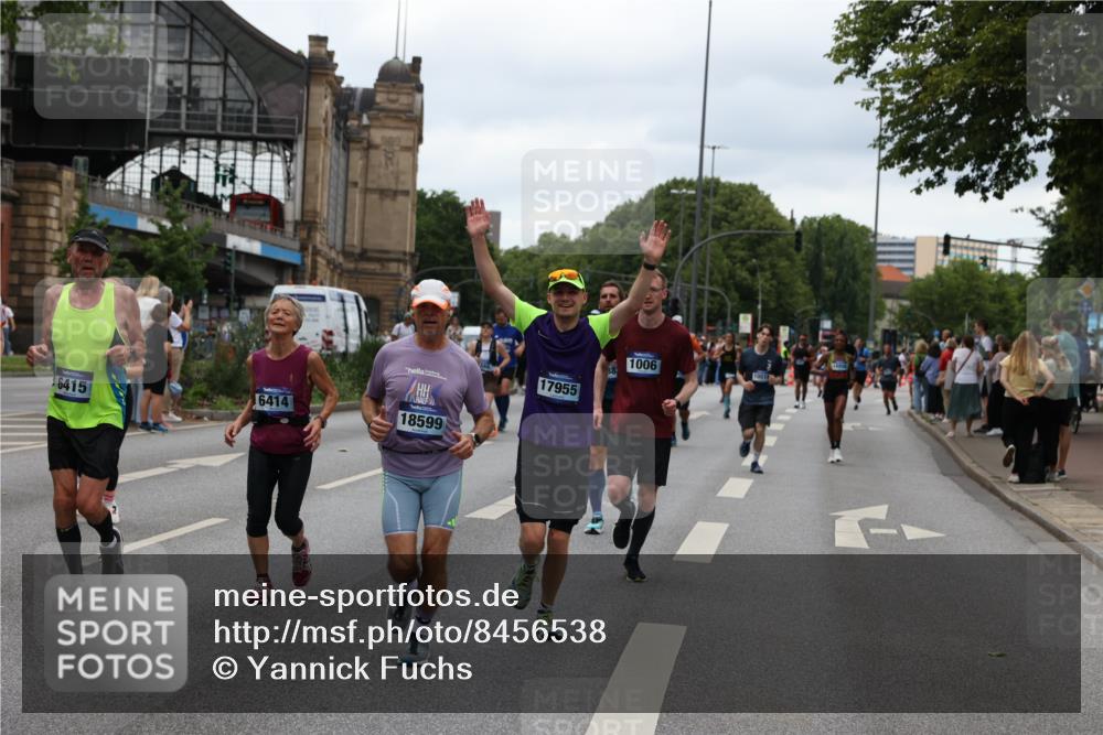 29.06.2025 - hella hamburg halbmarathon Yannick Fuchs http://msf.ph/oto/8456538 29.06.2025 10:56:20 20KM 1006, 1128, 1264, 1377, 1432, 1568, 1573, 1726, 4859, 6414, 6415, 6580, 6815, 7658, 8045, 8154, 8624, 9131, 9718, 9928, 10214, 10519, 10797, 11670, 11968, 12156, 13498, 13868, 14368, 14456, 15686, 15859, 16292, 16654, 16688, 16808, 17136, 17383, 17532, 17939, 17955, 18000, 18599, 18919, 19023 meine-sportfotos.de