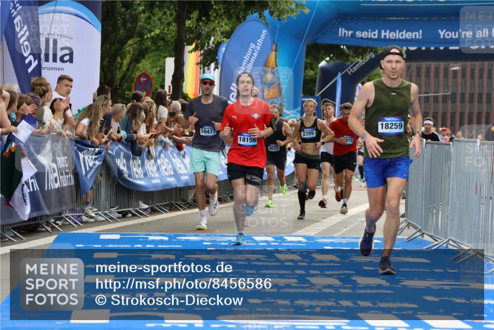 29.06.2025 - hella hamburg halbmarathon Strokosch-Dieckow http://msf.ph/oto/8456586 29.06.2025 10:35:56 Ziel 2399, 3843, 9313, 10477, 13252, 13419, 15161, 17217, 18156, 18259 meine-sportfotos.de