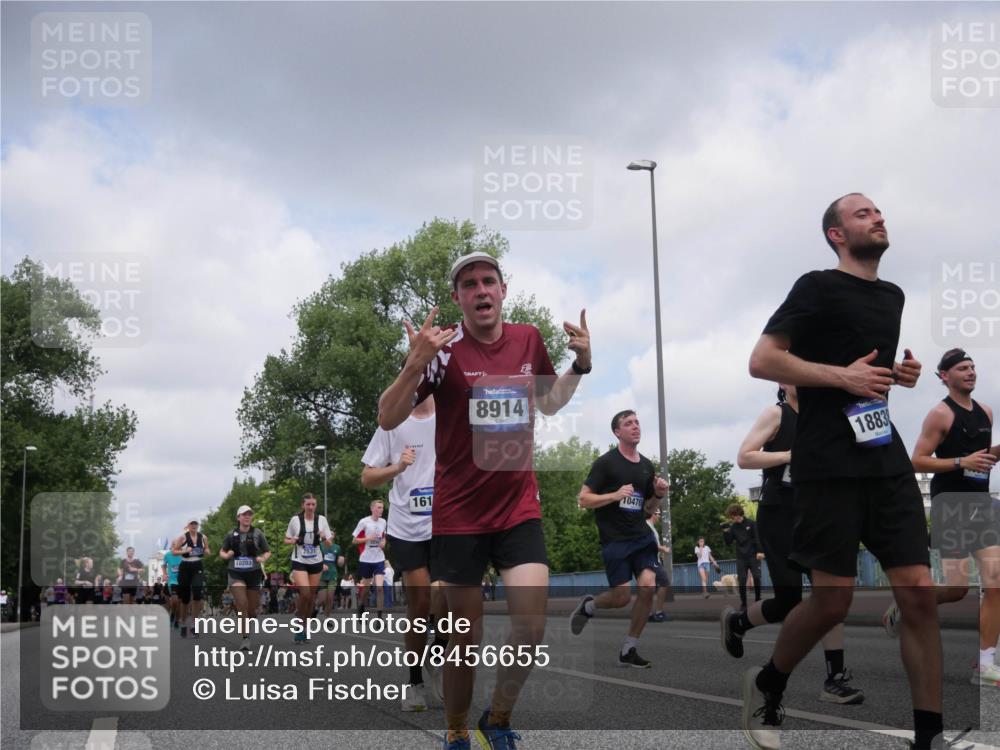 29.06.2025 - hella hamburg halbmarathon Luisa Fischer http://msf.ph/oto/8456655 29.06.2025 10:35:46 Kennedybrücke 10203, 7531, 161, 8914, 10470, 1883, 1237, 3670, 3753, 7531, 7749, 7789, 8840, 8914, 9010, 9542, 9765, 10203, 10470, 10624 meine-sportfotos.de