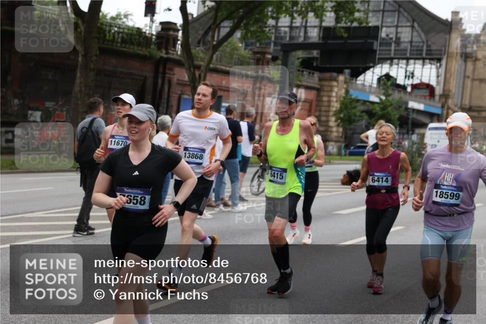 29.06.2025 - hella hamburg halbmarathon Yannick Fuchs http://msf.ph/oto/8456768 29.06.2025 10:56:21 20KM 1006, 1128, 1264, 1377, 1432, 1568, 1573, 1726, 6414, 6415, 6580, 6752, 7658, 8045, 8154, 8624, 9131, 9718, 9928, 10214, 10519, 10797, 11670, 11968, 12156, 13498, 13868, 14368, 14456, 15859, 16292, 16654, 16688, 16808, 17136, 17383, 17532, 17939, 17955, 18000, 18599, 18919, 19023 meine-sportfotos.de