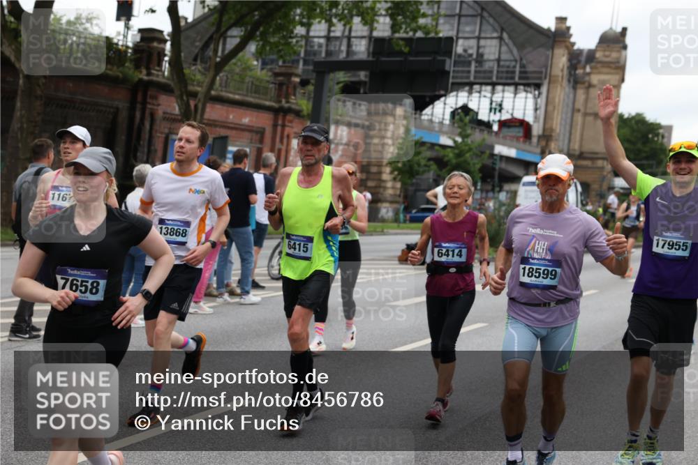 29.06.2025 - hella hamburg halbmarathon Yannick Fuchs http://msf.ph/oto/8456786 29.06.2025 10:56:21 20KM 1006, 1128, 1264, 1377, 1432, 1568, 1573, 1726, 6414, 6415, 6580, 6752, 7658, 8045, 8154, 8624, 9131, 9718, 9928, 10214, 10519, 10797, 11670, 11968, 12156, 13498, 13868, 14368, 14456, 15859, 16292, 16654, 16688, 16808, 17136, 17383, 17532, 17939, 17955, 18000, 18599, 18919, 19023 meine-sportfotos.de