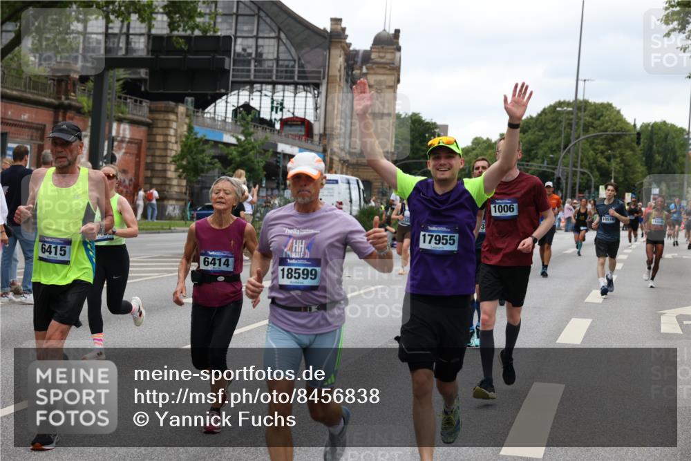 29.06.2025 - hella hamburg halbmarathon Yannick Fuchs http://msf.ph/oto/8456838 29.06.2025 10:56:21 20KM 1006, 1128, 1264, 1377, 1432, 1568, 1573, 1726, 6414, 6415, 6580, 6752, 7658, 8045, 8154, 8624, 9131, 9718, 9928, 10214, 10519, 10797, 11670, 11968, 12156, 13498, 13868, 14368, 14456, 15859, 16292, 16654, 16688, 16808, 17136, 17383, 17532, 17939, 17955, 18000, 18599, 18919, 19023 meine-sportfotos.de
