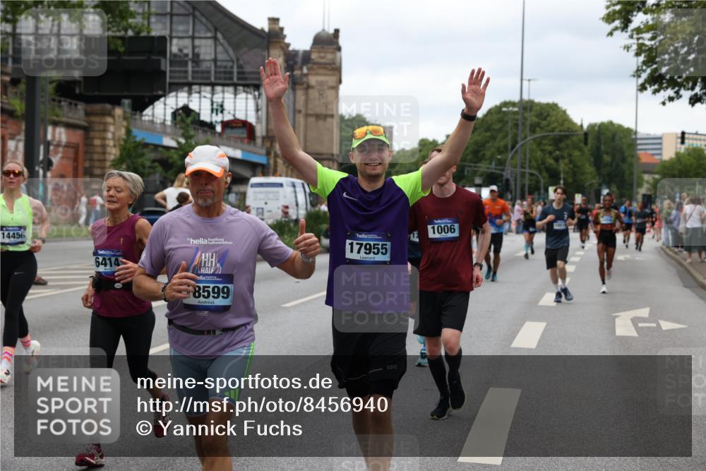 29.06.2025 - hella hamburg halbmarathon Yannick Fuchs http://msf.ph/oto/8456940 29.06.2025 10:56:21 20KM 1006, 1128, 1264, 1377, 1432, 1568, 1573, 1726, 6414, 6415, 6580, 6752, 7658, 8045, 8154, 8624, 9131, 9718, 9928, 10214, 10519, 10797, 11670, 11968, 12156, 13498, 13868, 14368, 14456, 15859, 16292, 16654, 16688, 16808, 17136, 17383, 17532, 17939, 17955, 18000, 18599, 18919, 19023 meine-sportfotos.de
