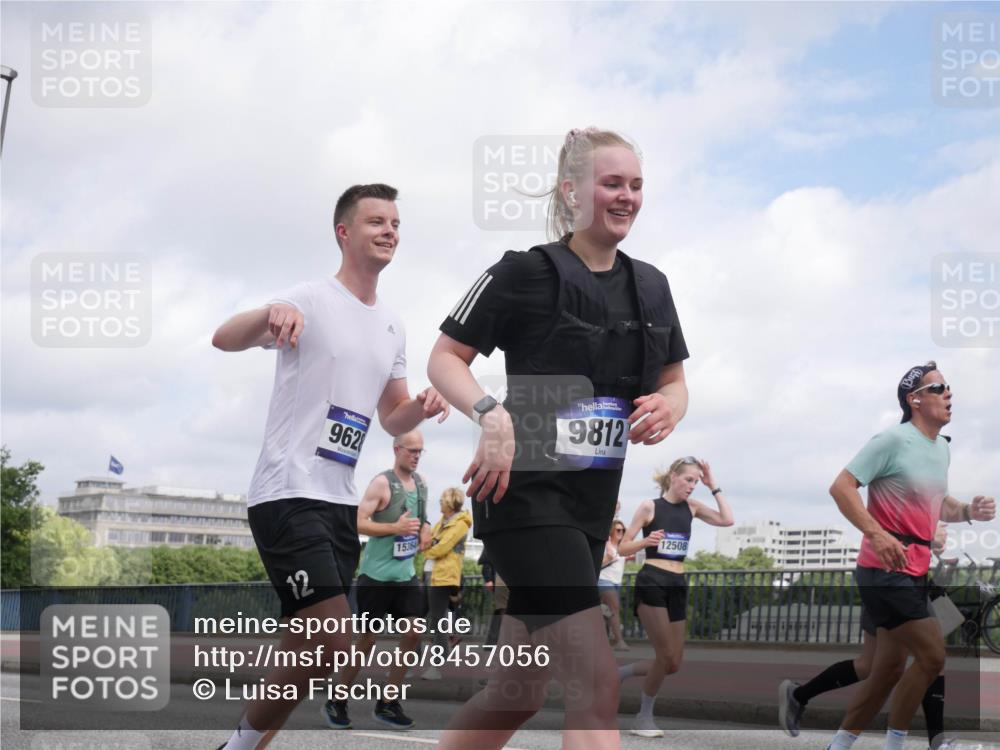29.06.2025 - hella hamburg halbmarathon Luisa Fischer http://msf.ph/oto/8457056 29.06.2025 10:35:59 Kennedybrücke 962, 12, 15364, 9812, 12508, 1647, 2059, 2959, 3391, 3660, 3708, 4096, 4555, 5110, 5156, 6861, 7135, 7750, 8170, 9034, 9812, 10002, 10770 meine-sportfotos.de