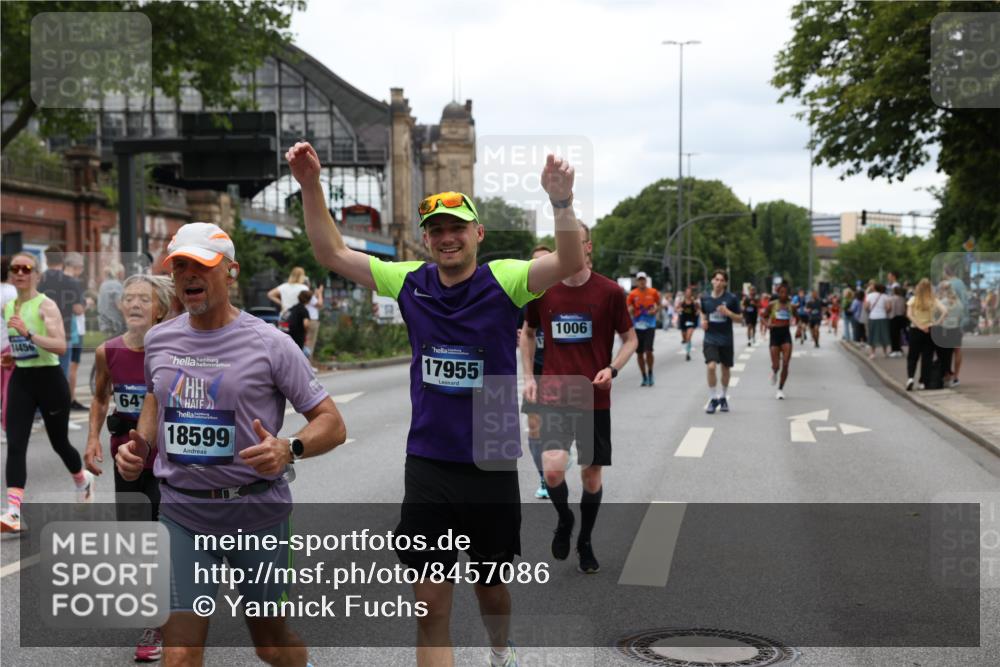 29.06.2025 - hella hamburg halbmarathon Yannick Fuchs http://msf.ph/oto/8457086 29.06.2025 10:56:22 20KM 1006, 1128, 1264, 1377, 1432, 1568, 1573, 1726, 6414, 6415, 6580, 6752, 7658, 7869, 8045, 8154, 8624, 9131, 9718, 9928, 10214, 10519, 10797, 11180, 11670, 11968, 12156, 13498, 13868, 14368, 14456, 15859, 16292, 16654, 16688, 16808, 17136, 17383, 17532, 17955, 18000, 18599, 18919, 19023 meine-sportfotos.de