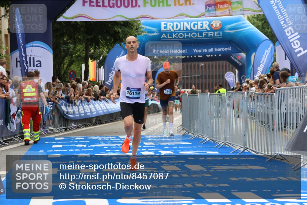 29.06.2025 - hella hamburg halbmarathon Strokosch-Dieckow http://msf.ph/oto/8457087 29.06.2025 10:35:43 Ziel 3843, 4062, 12462, 12899, 13252, 14841, 15161, 16119, 18841 meine-sportfotos.de