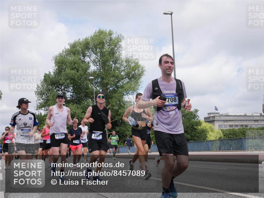 29.06.2025 - hella hamburg halbmarathon Luisa Fischer http://msf.ph/oto/8457089 29.06.2025 10:36:01 Kennedybrücke 13026, 1670, 10770, 2, 515, 13789, 7750, 17317, 3391, 16129, 708, 1732, 2059, 2384, 2959, 3221, 3391, 3653, 3708, 4096, 4555, 5156, 5581, 6861, 7135, 7750, 8170, 8839, 9034, 9471, 9812, 10002, 10770 meine-sportfotos.de