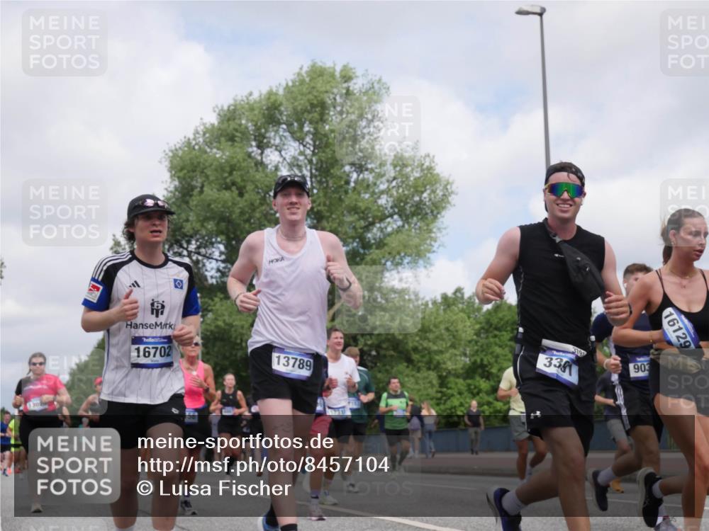 29.06.2025 - hella hamburg halbmarathon Luisa Fischer http://msf.ph/oto/8457104 29.06.2025 10:36:02 Kennedybrücke 16702, 13789, 156, 1731, 319, 338, 903, 16129, 1732, 2059, 2384, 2959, 3221, 3391, 3653, 3708, 4096, 4555, 5156, 5581, 6861, 7135, 7750, 8170, 8839, 9034, 9471, 9812, 10002, 10770 meine-sportfotos.de