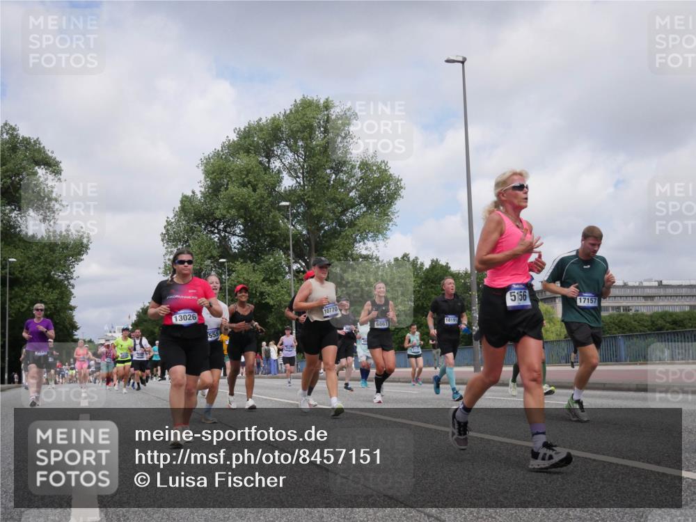29.06.2025 - hella hamburg halbmarathon Luisa Fischer http://msf.ph/oto/8457151 29.06.2025 10:36:05 Kennedybrücke 13026, 555, 10770, 6861, 18191, 5156, 17157, 1732, 1879, 2059, 2384, 3221, 3391, 3422, 3653, 4030, 4096, 4555, 5156, 5581, 6861, 7750, 8170, 8595, 8839, 9034, 9289, 9471, 9768, 10770 meine-sportfotos.de