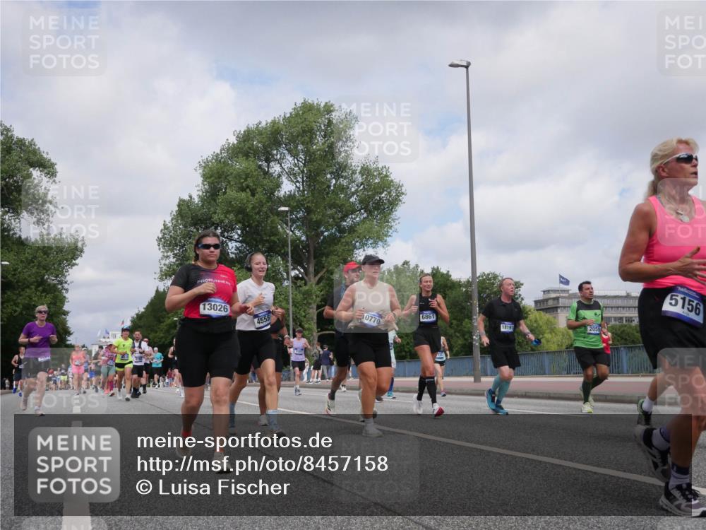 29.06.2025 - hella hamburg halbmarathon Luisa Fischer http://msf.ph/oto/8457158 29.06.2025 10:36:05 Kennedybrücke 13026, 4555, 6861, 10770, 18191, 2059, 5156, 1732, 1879, 2059, 2384, 3221, 3391, 3422, 3653, 4030, 4096, 4555, 5156, 5581, 6861, 7750, 8170, 8595, 8839, 9034, 9289, 9471, 9768, 10770 meine-sportfotos.de