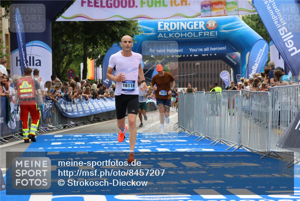 29.06.2025 - hella hamburg halbmarathon Strokosch-Dieckow http://msf.ph/oto/8457207 29.06.2025 10:35:43 Ziel 3843, 4062, 12462, 12899, 13252, 14841, 15161, 16119, 18841 meine-sportfotos.de