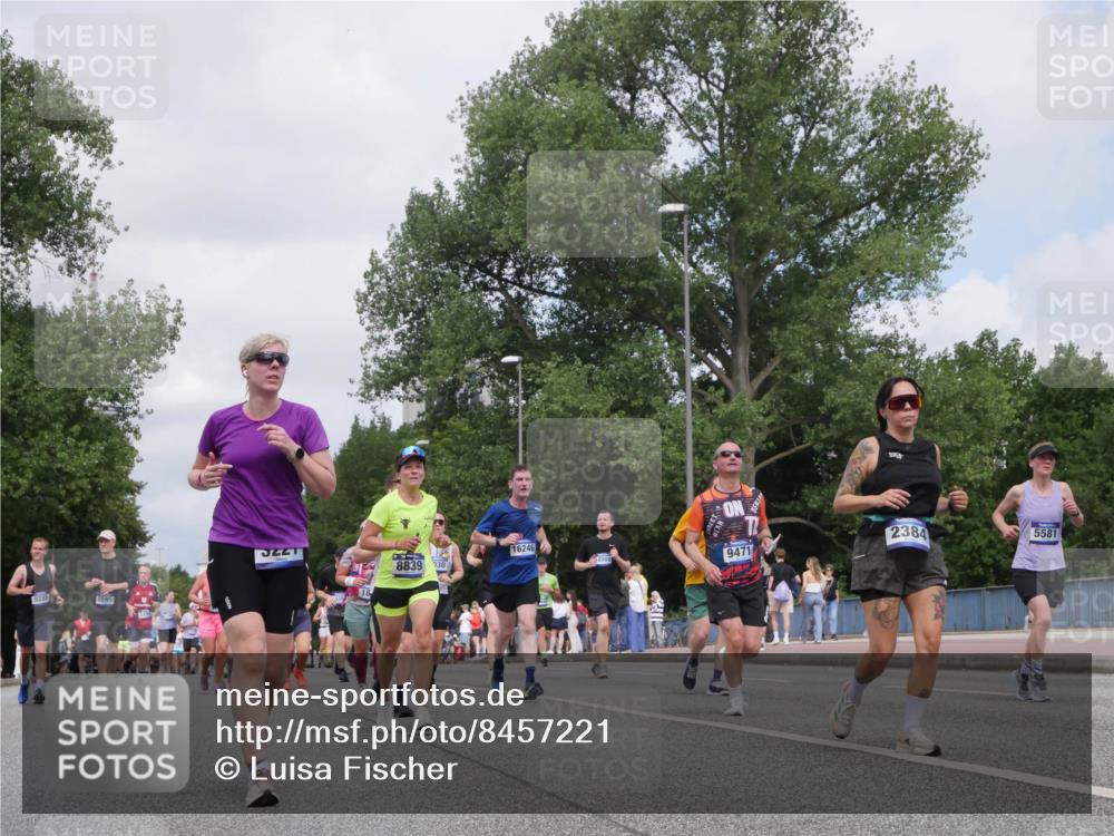 29.06.2025 - hella hamburg halbmarathon Luisa Fischer http://msf.ph/oto/8457221 29.06.2025 10:36:08 Kennedybrücke 9289, 8595, 16246, 8839, 30, 9471, 2384, 5581, 1199, 1732, 1879, 2059, 2384, 3221, 3422, 3653, 4030, 4096, 4555, 5156, 5581, 6861, 8595, 8839, 9289, 9471, 9768, 9780, 10770 meine-sportfotos.de