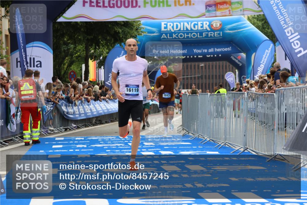 29.06.2025 - hella hamburg halbmarathon Strokosch-Dieckow http://msf.ph/oto/8457245 29.06.2025 10:35:43 Ziel 3843, 4062, 12462, 12899, 13252, 14841, 15161, 16119, 18841 meine-sportfotos.de