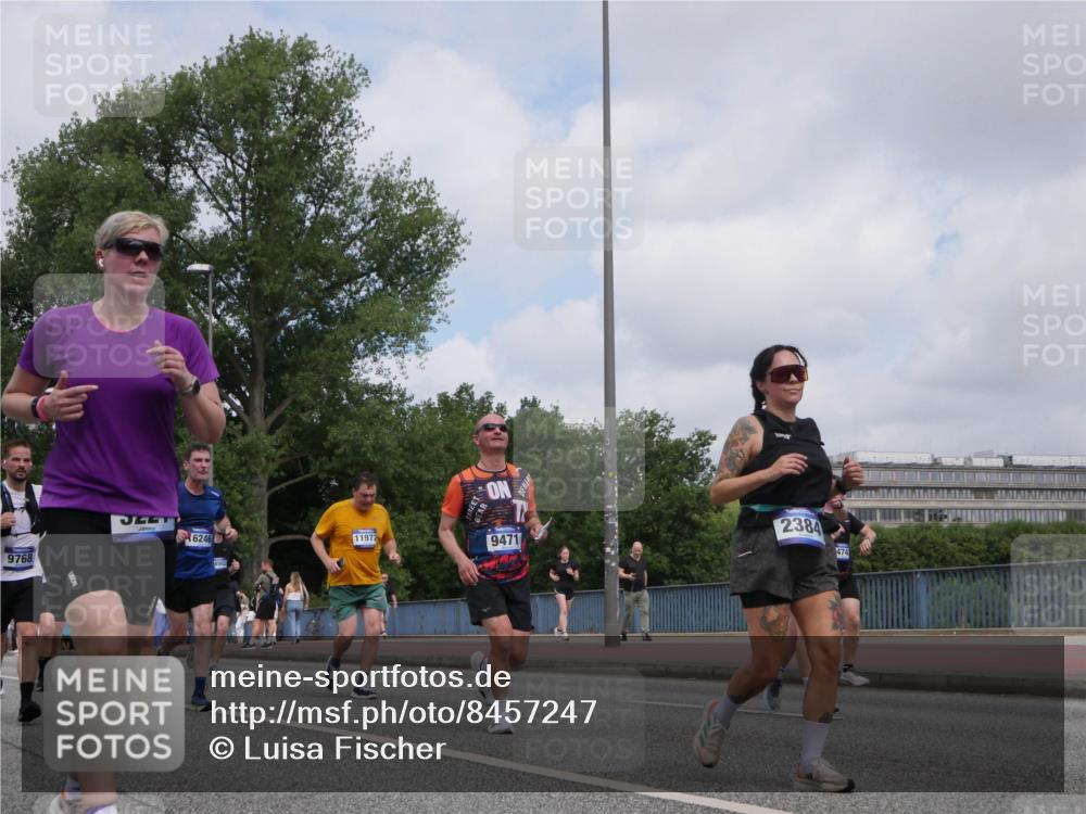 29.06.2025 - hella hamburg halbmarathon Luisa Fischer http://msf.ph/oto/8457247 29.06.2025 10:36:10 Kennedybrücke 9768, 6246, 8502, 11972, 9471, 2384, 474, 1078, 1199, 1373, 1732, 1879, 2059, 2384, 3221, 3422, 3653, 4030, 4096, 4446, 4555, 5581, 6861, 8175, 8595, 8839, 9289, 9471, 9768, 9780 meine-sportfotos.de