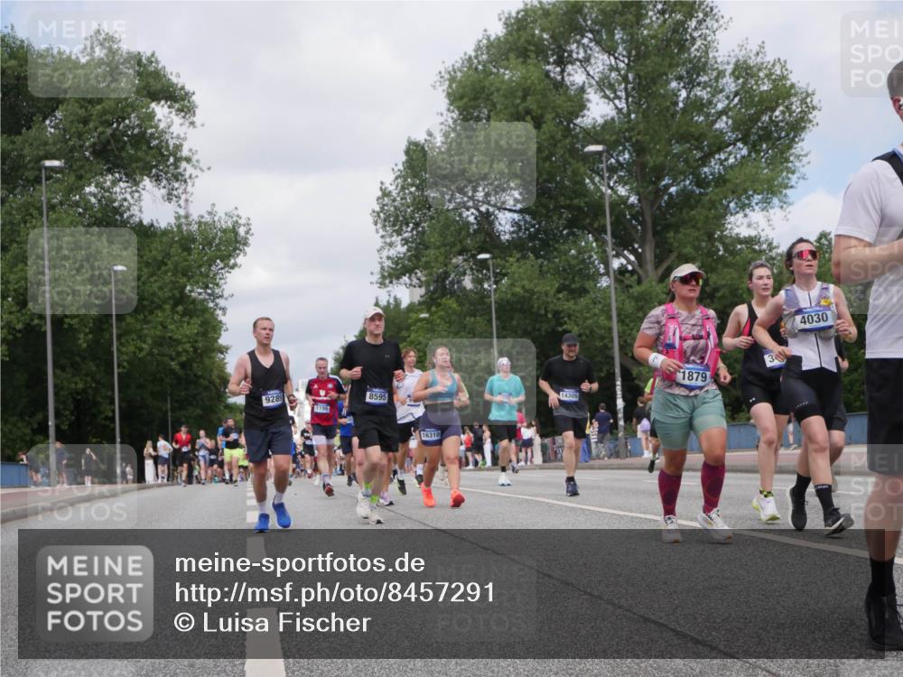 29.06.2025 - hella hamburg halbmarathon Luisa Fischer http://msf.ph/oto/8457291 29.06.2025 10:36:12 Kennedybrücke 9289, 1199, 8595, 16310, 14305, 1879, 4030, 1078, 1199, 1373, 1732, 1879, 2384, 2838, 3221, 3422, 3653, 4030, 4096, 4446, 5581, 6861, 8175, 8595, 8839, 9289, 9471, 9768, 9780 meine-sportfotos.de
