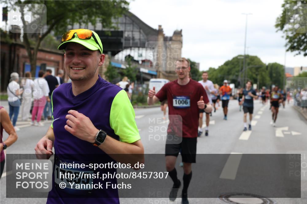 29.06.2025 - hella hamburg halbmarathon Yannick Fuchs http://msf.ph/oto/8457307 29.06.2025 10:56:23 20KM 1006, 1128, 1264, 1377, 1432, 1568, 1573, 1726, 6414, 6415, 6580, 6752, 7658, 7869, 8045, 8154, 8624, 8730, 9131, 9718, 9928, 10214, 10519, 10797, 11180, 11670, 11968, 12156, 13498, 13868, 14368, 14456, 15859, 16292, 16654, 16688, 16808, 17136, 17383, 17532, 17955, 18000, 18599, 18919, 19023 meine-sportfotos.de
