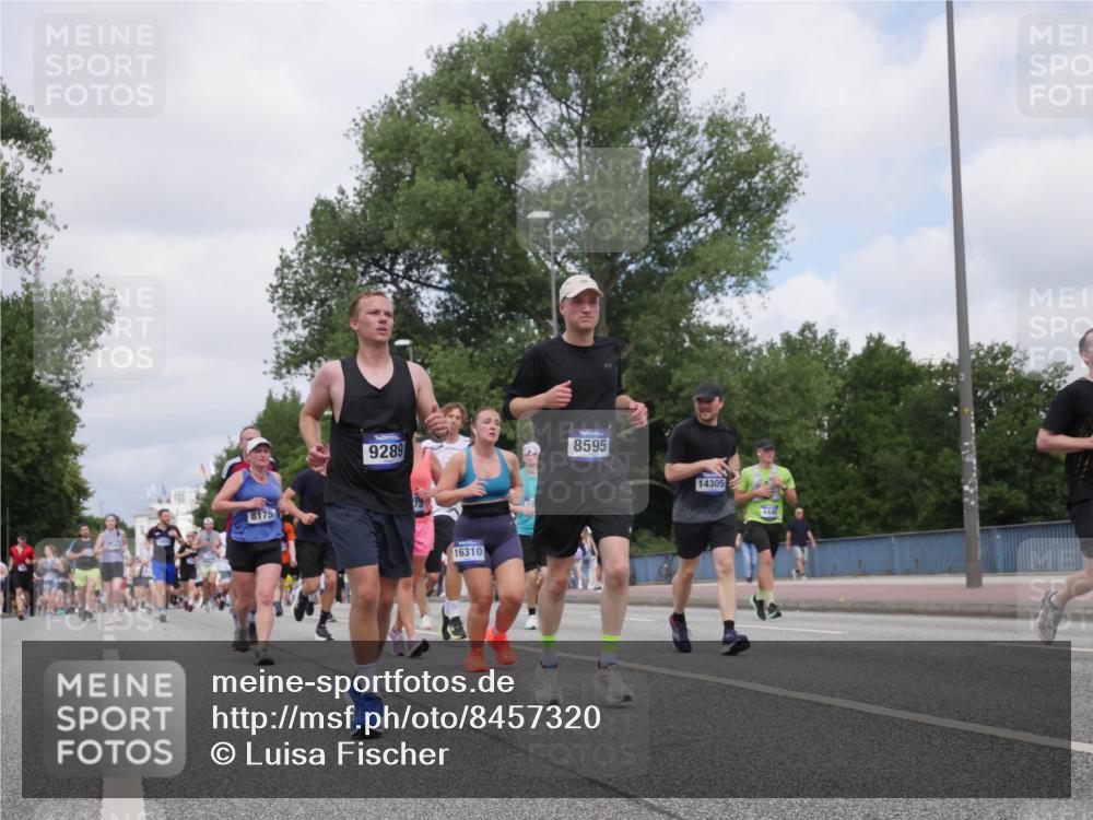 29.06.2025 - hella hamburg halbmarathon Luisa Fischer http://msf.ph/oto/8457320 29.06.2025 10:36:14 Kennedybrücke 8175, 9289, 8595, 16310, 14305, 1078, 1199, 1373, 1879, 2384, 2838, 3422, 3560, 4030, 4446, 5581, 8175, 8595, 8839, 8993, 9289, 9768, 9780 meine-sportfotos.de