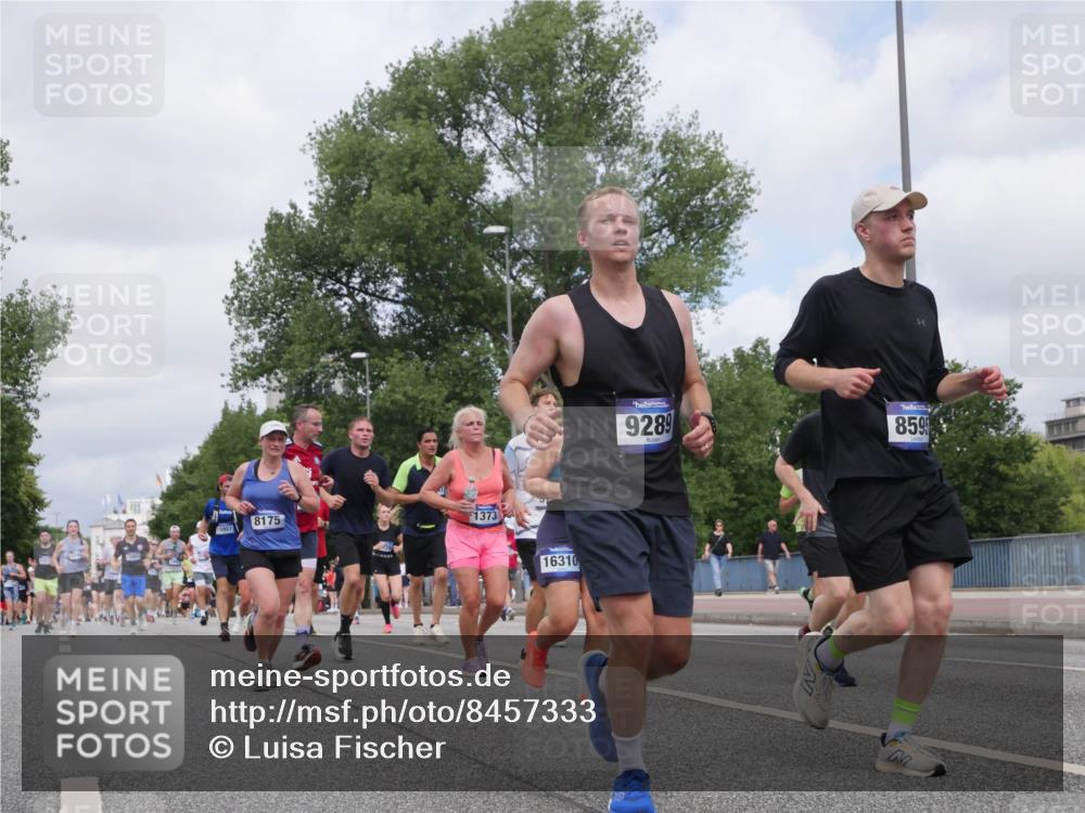 29.06.2025 - hella hamburg halbmarathon Luisa Fischer http://msf.ph/oto/8457333 29.06.2025 10:36:15 Kennedybrücke 15951, 8175, 1373, 16310, 9289, 859, 1078, 1199, 1373, 1879, 2838, 3422, 3560, 4030, 4446, 8175, 8595, 8993, 9289, 9768, 9780 meine-sportfotos.de