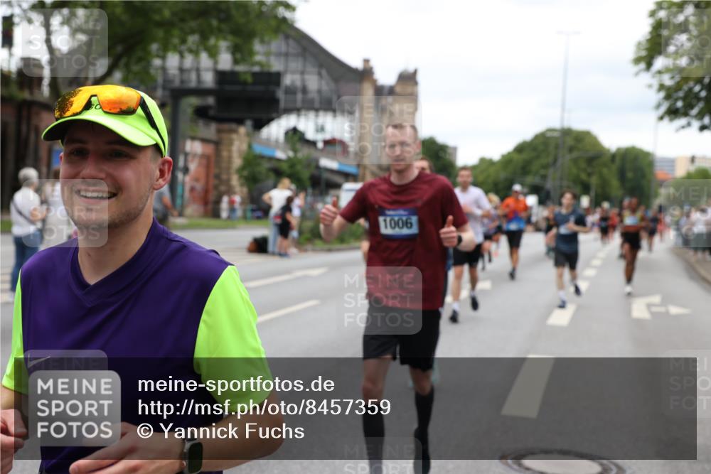29.06.2025 - hella hamburg halbmarathon Yannick Fuchs http://msf.ph/oto/8457359 29.06.2025 10:56:23 20KM 1006, 1128, 1264, 1377, 1432, 1568, 1573, 1726, 6414, 6415, 6580, 6752, 7658, 7869, 8045, 8154, 8624, 8730, 9131, 9718, 9928, 10214, 10519, 10797, 11180, 11670, 11968, 12156, 13498, 13868, 14368, 14456, 15859, 16292, 16654, 16688, 16808, 17136, 17383, 17532, 17955, 18000, 18599, 18919, 19023 meine-sportfotos.de