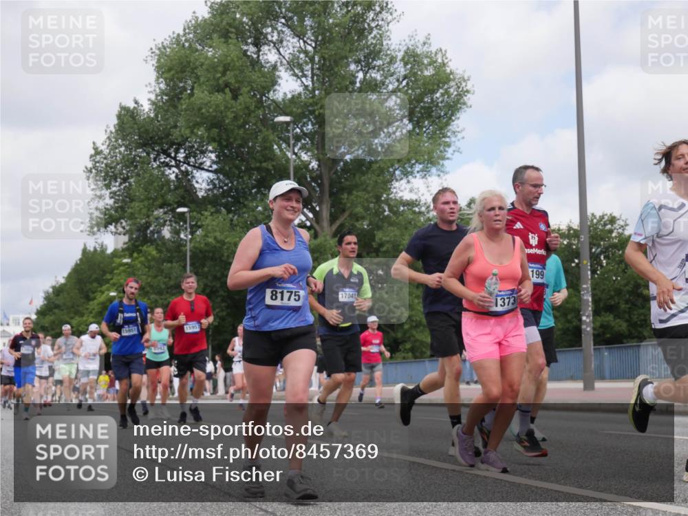 29.06.2025 - hella hamburg halbmarathon Luisa Fischer http://msf.ph/oto/8457369 29.06.2025 10:36:17 Kennedybrücke 15951, 8993, 15957, 8175, 199, 17041, 1373, 1078, 1199, 1373, 1879, 2838, 3422, 3560, 4446, 8175, 8595, 8993, 9289, 9780 meine-sportfotos.de