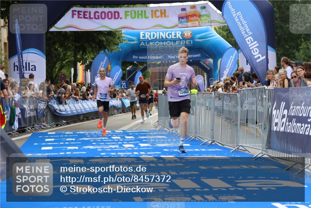 29.06.2025 - hella hamburg halbmarathon Strokosch-Dieckow http://msf.ph/oto/8457372 29.06.2025 10:35:40 Ziel 4062, 10384, 12462, 12899, 14841, 16119, 16123, 18841 meine-sportfotos.de