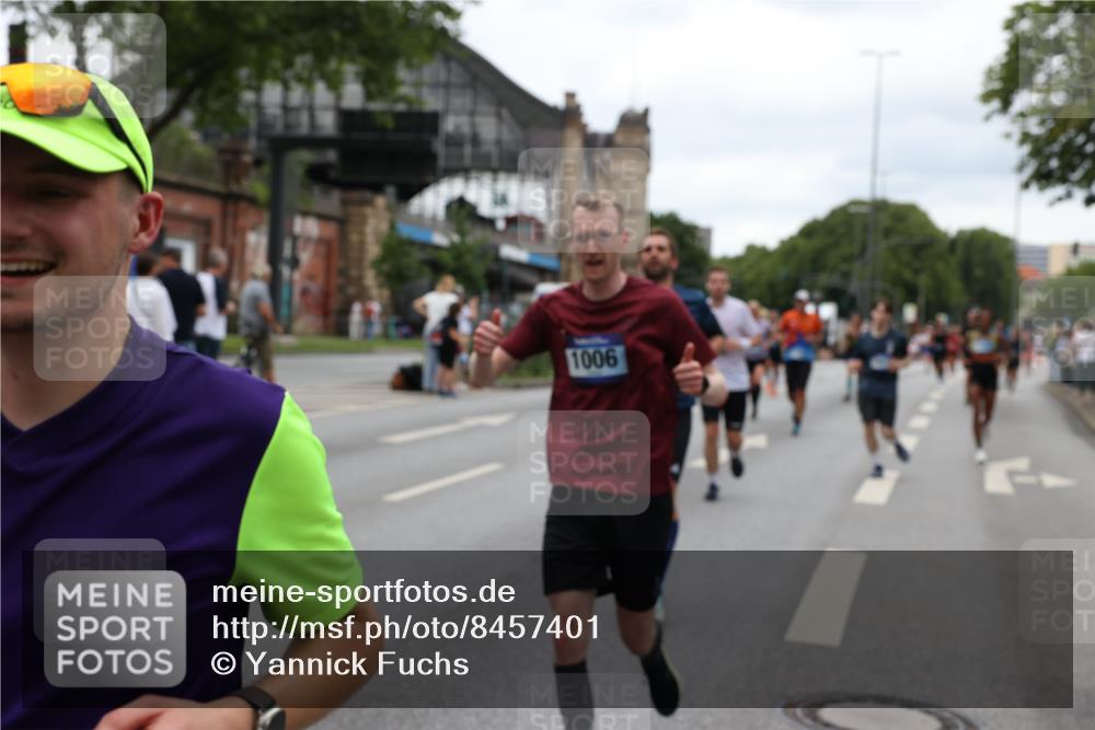29.06.2025 - hella hamburg halbmarathon Yannick Fuchs http://msf.ph/oto/8457401 29.06.2025 10:56:23 20KM 1006, 1128, 1264, 1377, 1432, 1568, 1573, 1726, 6414, 6415, 6580, 6752, 7658, 7869, 8045, 8154, 8624, 8730, 9131, 9718, 9928, 10214, 10519, 10797, 11180, 11670, 11968, 12156, 13498, 13868, 14368, 14456, 15859, 16292, 16654, 16688, 16808, 17136, 17383, 17532, 17955, 18000, 18599, 18919, 19023 meine-sportfotos.de