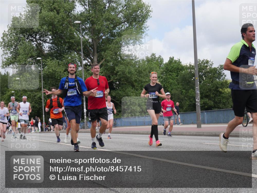 29.06.2025 - hella hamburg halbmarathon Luisa Fischer http://msf.ph/oto/8457415 29.06.2025 10:36:19 Kennedybrücke 4650, 18951, 16391, 1203, 15951, 5957, 3560, 2838, 11713, 1704, 1078, 1199, 1324, 1373, 2838, 3341, 3560, 3871, 4446, 5917, 8175, 8993, 9750, 9780 meine-sportfotos.de