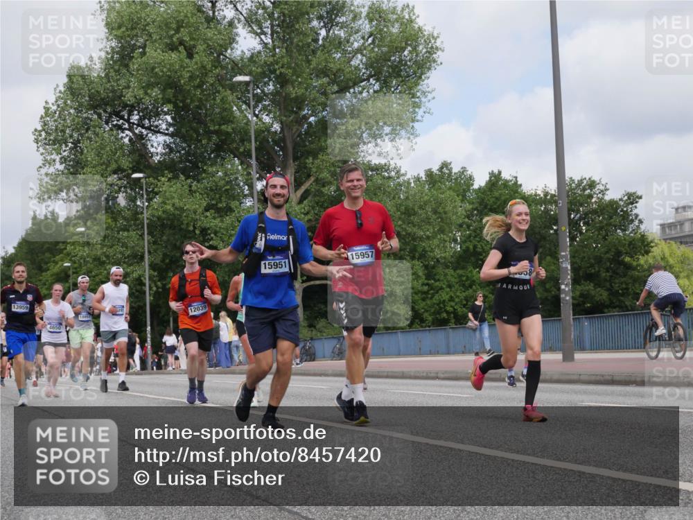 29.06.2025 - hella hamburg halbmarathon Luisa Fischer http://msf.ph/oto/8457420 29.06.2025 10:36:20 Kennedybrücke 13959, 4650, 18951, 12039, 15951, 15957, 1078, 1199, 1324, 1373, 2838, 3341, 3560, 3871, 4446, 5917, 8175, 8993, 9750 meine-sportfotos.de