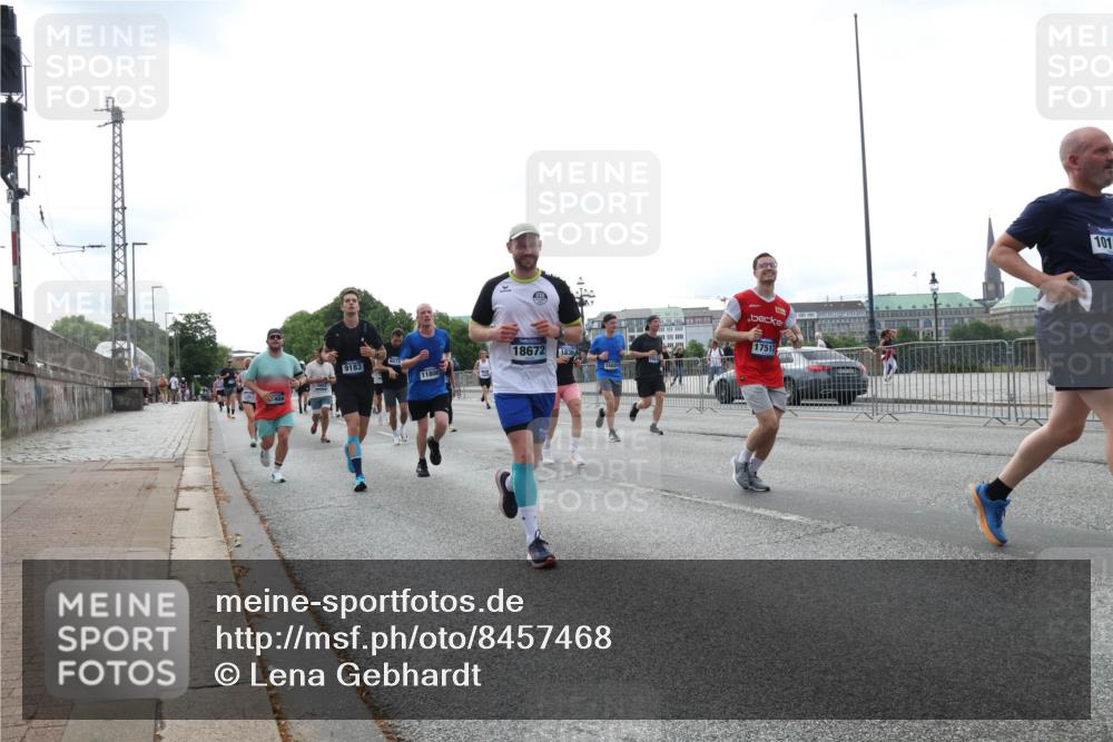 29.06.2025 - hella hamburg halbmarathon Lena Gebhardt http://msf.ph/oto/8457468 29.06.2025 10:31:36 Lombardsbrücke 18672, 1836, 17517, 6573, 9183, 15020, 11800, 101, 1235, 1292, 1373, 1844, 1879, 1979, 2414, 2672, 2831, 2832, 2914, 3396, 3397, 3424, 3571, 3681, 3751, 4561, 4817, 4877, 4953, 5165, 5437, 5846, 5943, 5965, 6057, 6078, 6160, 6546, 6573, 6640, 7334, 7604, 7772, 7898, 8050, 8072, 8073, 8304, 8620, 8806, 9078, 9104, 9183, 9478, 9812, 9883, 10111, 10240, 10586, 11587, 11988, 13724, 14349, 15725, 16457, 16978, 17404, 17509, 17517, 17587, 17706 meine-sportfotos.de
