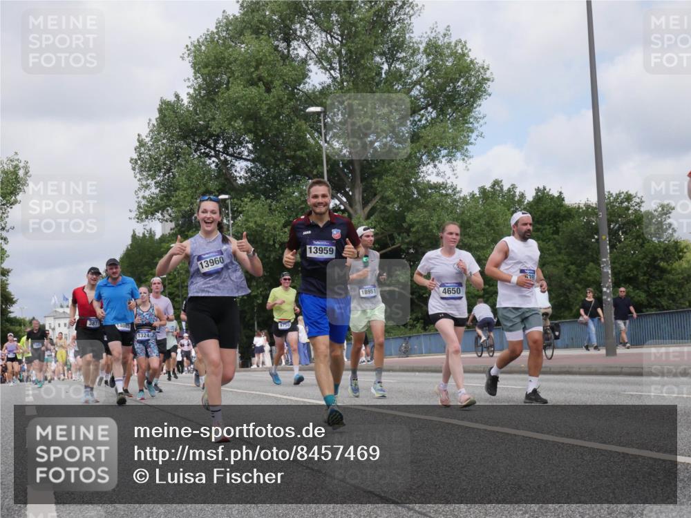 29.06.2025 - hella hamburg halbmarathon Luisa Fischer http://msf.ph/oto/8457469 29.06.2025 10:36:23 Kennedybrücke 3871, 14085, 1324, 13960, 13959, 9750, 18951, 4650, 39, 1324, 1373, 2085, 2838, 3341, 3560, 3871, 4164, 5917, 6773, 7705, 8993, 9750 meine-sportfotos.de