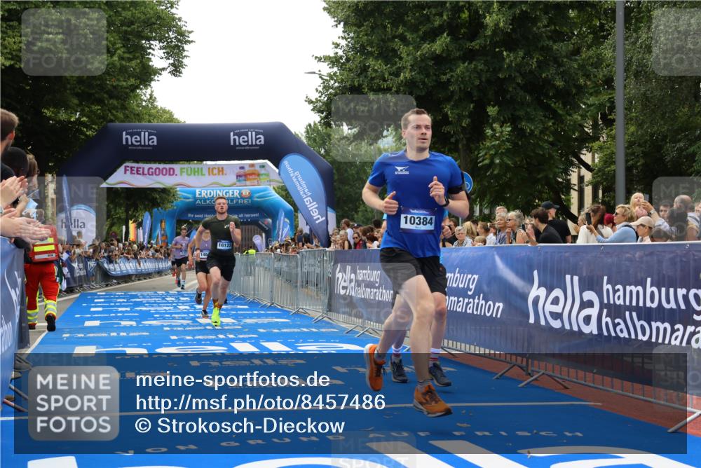 29.06.2025 - hella hamburg halbmarathon Strokosch-Dieckow http://msf.ph/oto/8457486 29.06.2025 10:35:36 Ziel 1344, 4062, 5269, 10384, 12462, 12899, 14841, 16123, 16695, 17612, 17826, 18841 meine-sportfotos.de
