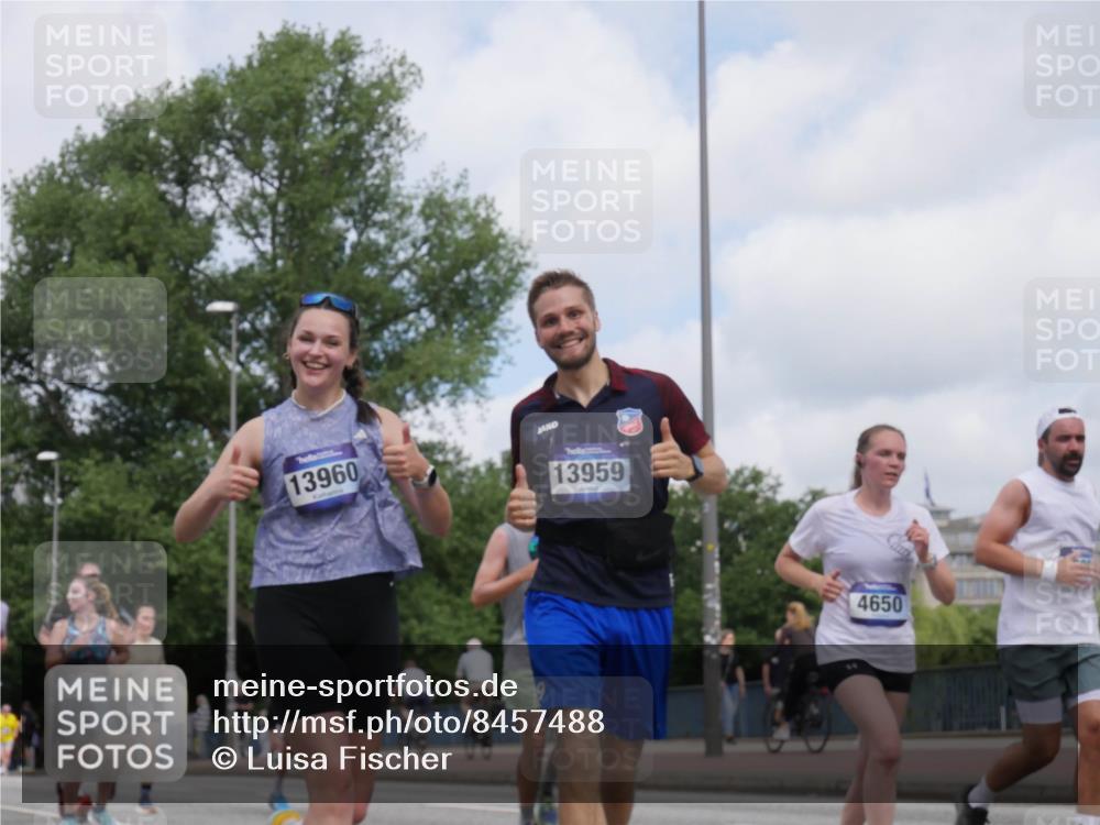 29.06.2025 - hella hamburg halbmarathon Luisa Fischer http://msf.ph/oto/8457488 29.06.2025 10:36:25 Kennedybrücke 13242, 13960, 13959, 4650, 1324, 1995, 2085, 3341, 3560, 3871, 4164, 5180, 5917, 6773, 7705, 8993, 9750 meine-sportfotos.de